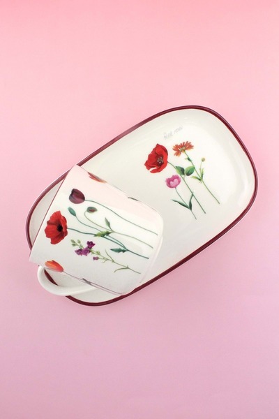 Bursa Porselen Dekor Red roses sunumluklu porselen kupa takımı