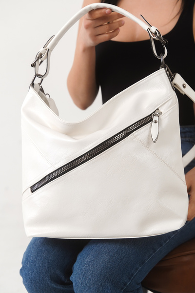 FEMME Γυναικεία τσάντα ώμου Kelis White – Κομψή και μεγάλου όγκου, με λεπτομέ...