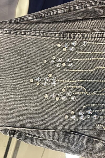 HUMEYRA Paça Damla Taş Detaylı Mumjeans