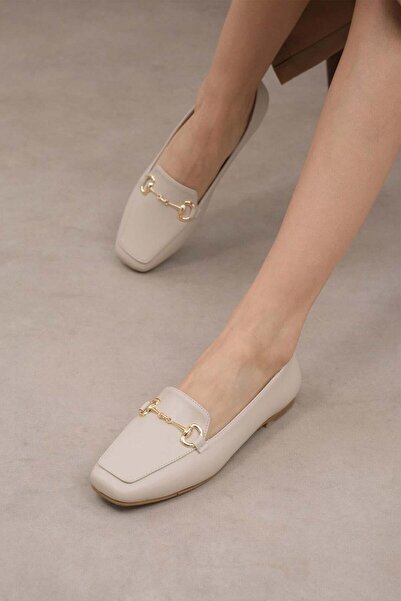 Mio Gusto Γυναικείες μπαλαρίνες Kayra Tan με μεταλλική αγκράφα