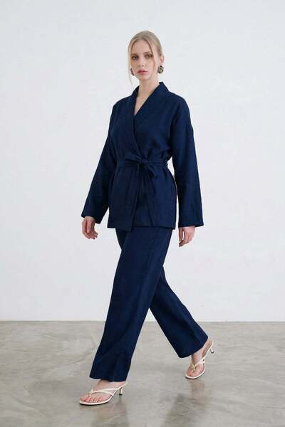 Trend Alaçatı Stili Σετ με μπλε ναυτικό σακάκι Sofia με γιακά σε στυλ σάλι κα...