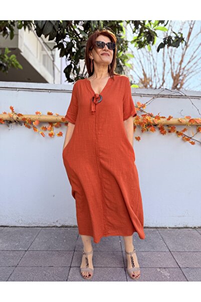 DenizEge Βαμβακερό φόρεμα με λινή υφή και αγκράφα σε χρώμα κανέλας