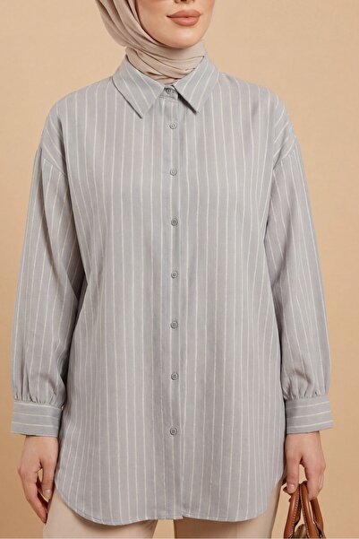 Modamorfo Ριγέ πουκάμισο Linda με σκίσιμο - Ανοιχτό γκρι