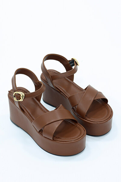 kajal ayakkabı Σανδάλια ALESYA με χιαστί λουράκια και σφήνα σόλα