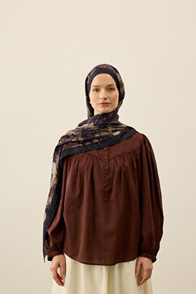 Modakaşmir Βιολετί Σάλι Λίβα Μοντάλ Κράσ