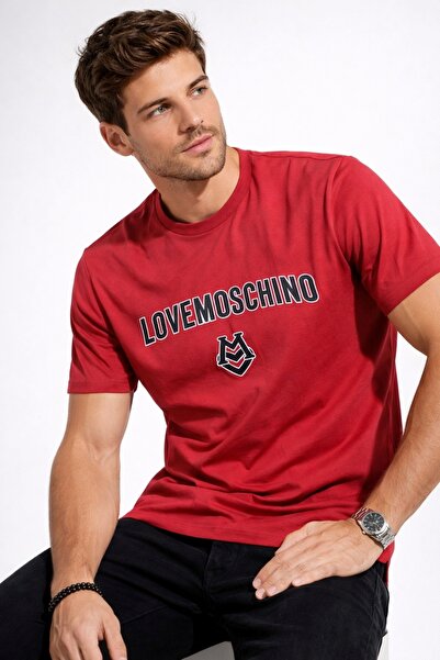 Love Moschino 100% قطن، قميص ضيق القصة بتصميم INSTITUTIONAL - تي شيرت مطبوع