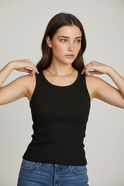 Anetos Women's Black Crew Neck Basic Slim Fit Undershirt