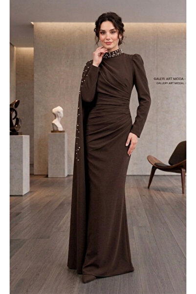 PERADO Βραδινό φόρεμα με μανδύα και λεπτομέρειες από πέρλες