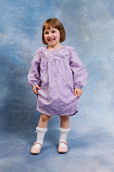 Perendi Κοριτσίστικο φόρεμα με λουλουδάτο κέντημα και γιακά μωρού – με επένδυ...