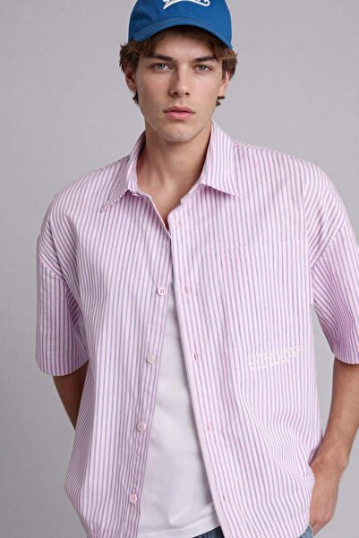 DeFacto قميص بأكمام قصيرة مخطط ومطبوع بقصة مربعة الشكل G4137AX26SM