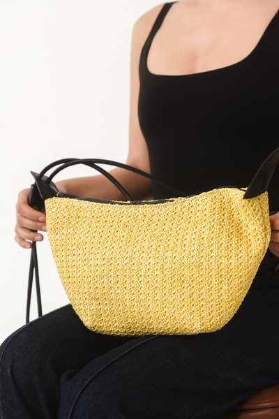 FEMME Γυναικεία τσάντα ώμου από ψάθινη πλέξη με φούντα και λεπτομέρεια με φερ...