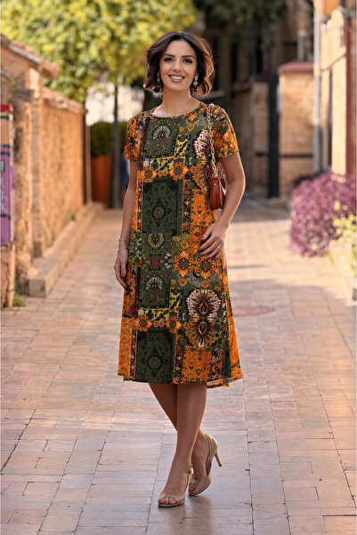 Nevin Kaya Moda Πορτοκαλί φόρεμα με κεχριμπαρένιο σχέδιο και στρογγυλή λαιμόκοψη