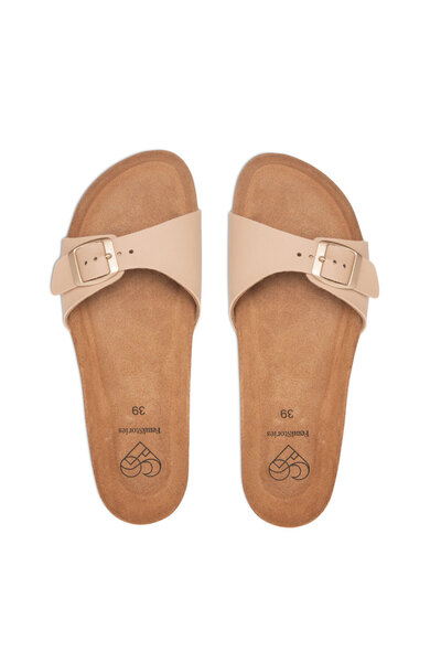 Femi Stories CORI ΣΑΝΔΑΛΙΑ ΣΑΝΤ 39