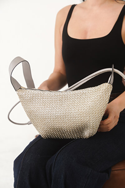 FEMME Γυναικεία τσάντα ώμου από ψάθινο πλέγμα με φούντα και λεπτομέρεια με φε...