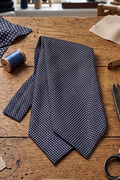 Kravatkolik Γραβάτα Ascot από ιταλικό μετάξι σε σκούρο μπλε ναυτικό με μικρό ...