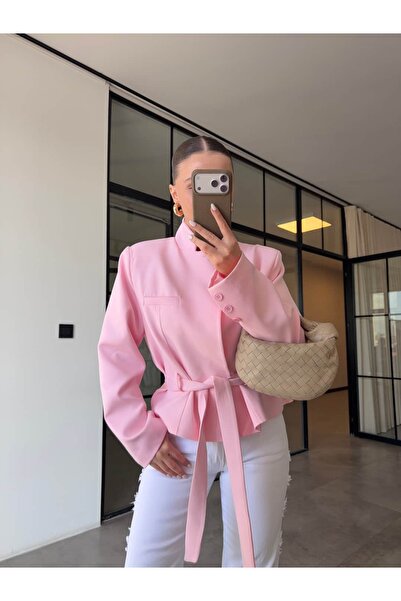 BB Bensu Buyruk Μπουφάν με ραφές και δέσιμο στον γιακά, ροζ