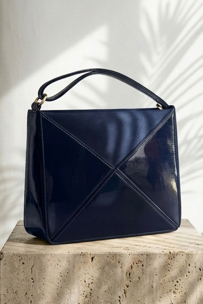 InStyle Τσάντα χειρός και ώμου σε σχήμα τριγώνου, σε σκούρο μπλε χρώμα