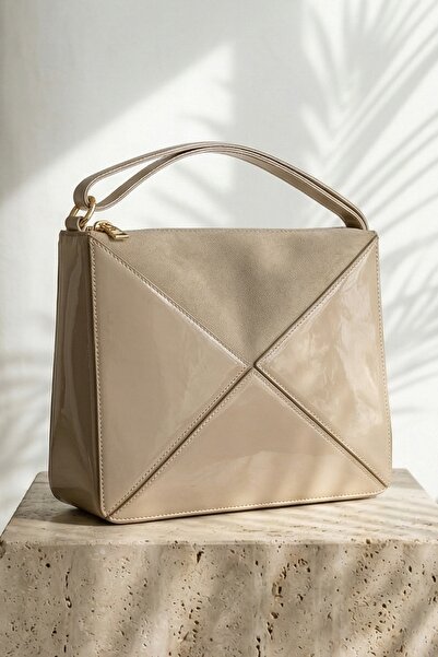 InStyle Τσάντα χειρός και ώμου σε σχήμα τριγώνου, μπεζ, με διπλή ραφή