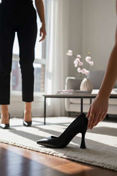 enoch Women's Pointed Toe Goblet Heeled Classic Shoes