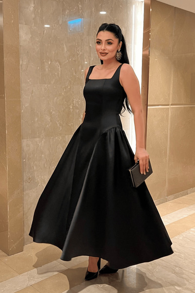 giyimmasalı Φόρεμα από σατέν ύφασμα με κορδόνι στη μέση - ΜΑΥΡΟ