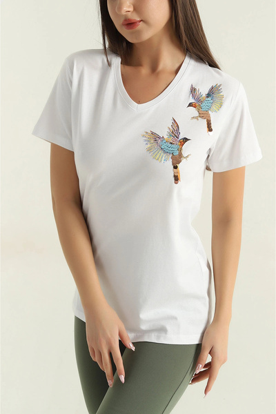 MetuCA Γυναικείο λευκό μπλουζάκι με λαιμόκοψη V, κεντημένο με πούπουλα και πα...