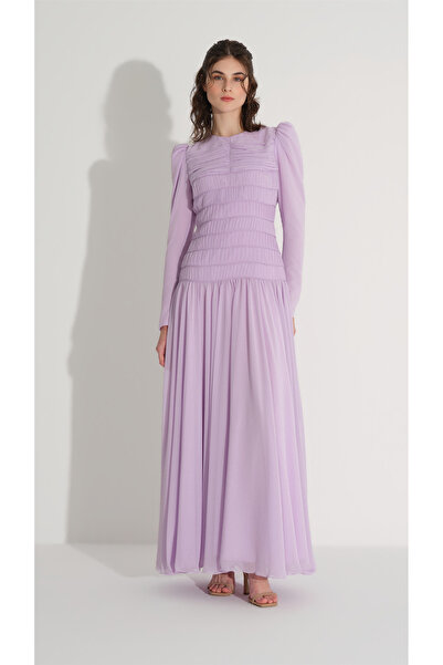 miha Hicran Önal فستان مزين بالترتر والتفاصيل الدقيقة باللون الأرجواني الفاتح