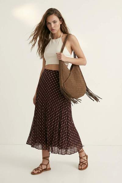 Συλλογή Trendyol Μίντι φούστα με πλισέ από σιφόν με καφέ πουά επένδυση TWOAW2...