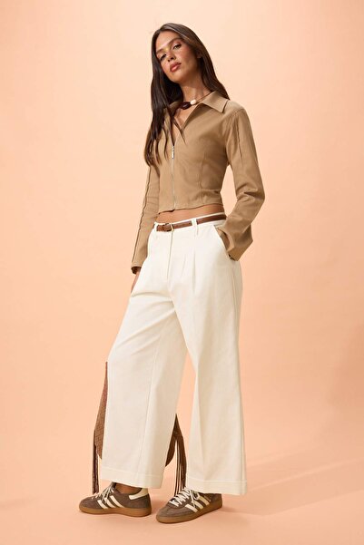 Συλλογή Trendyol Λευκό παντελόνι με λεπτομέρεια από δέσιμο μπαταριών Ζώνη τεμ...