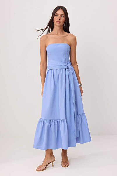 Συλλογή Trendyol Μπλε φλοράλ φόρεμα μίντι με ζώνη και διακοσμητικές λεπτομέρε...