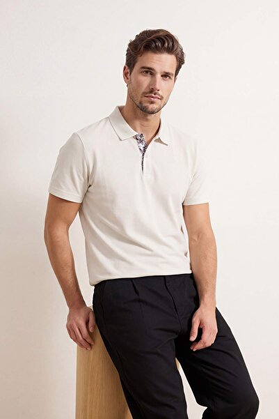 Trendyol Kollektion Ecru-T-Shirt mit normaler Passform, weicher Textur und Pf...