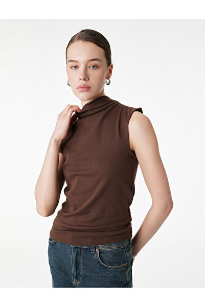 Koton Βαμβακερή αμάνικη μπλούζα με ψηλό λαιμό σε στενή γραμμή