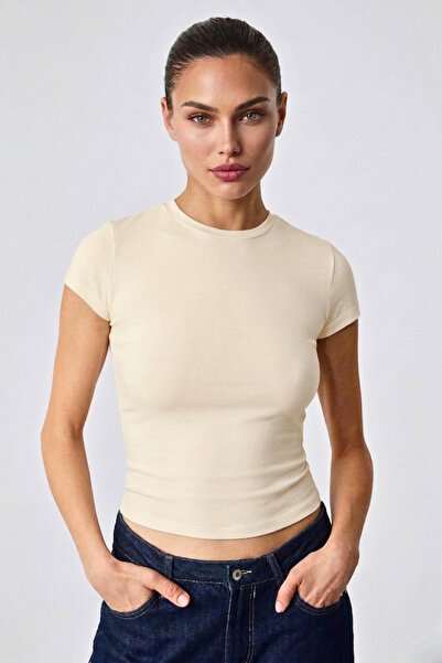GUARAZ Women's Stretchy Fabric Body-Fitting Cream Slim Fit Crew Neck Basic T-...
