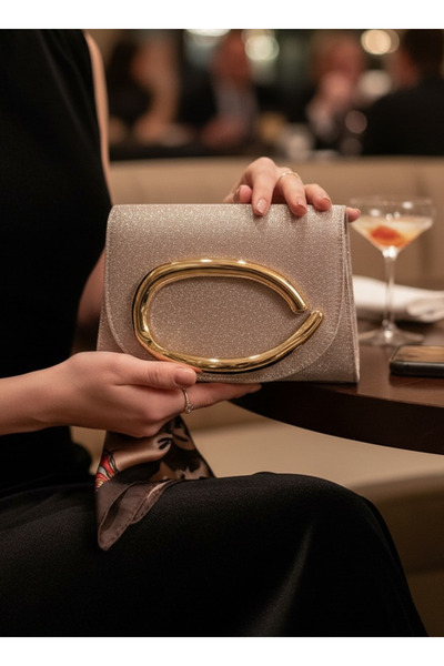 LYRA Bags & Accessories حقيبة يد نسائية من LYRA باللون الوردي الفاتح، حقيبة ي...