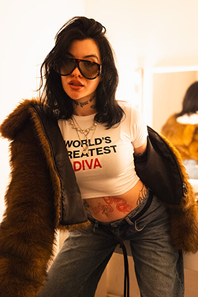 Sekizbiraltı أفضل ديفا في العالم مطبوع وايت بقصة قصيرة توب