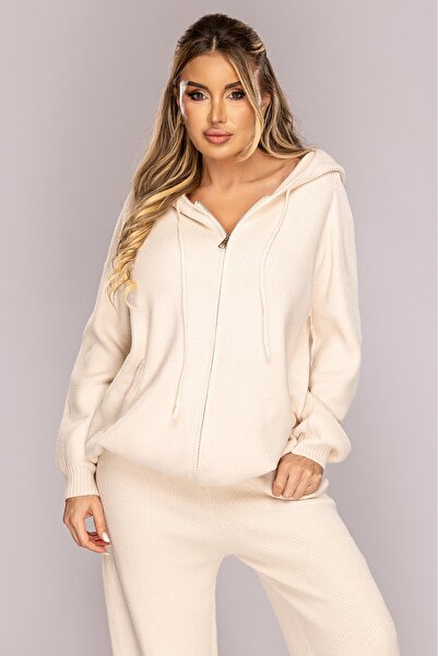 Atmosphere Fashion Cream knit suit with hood