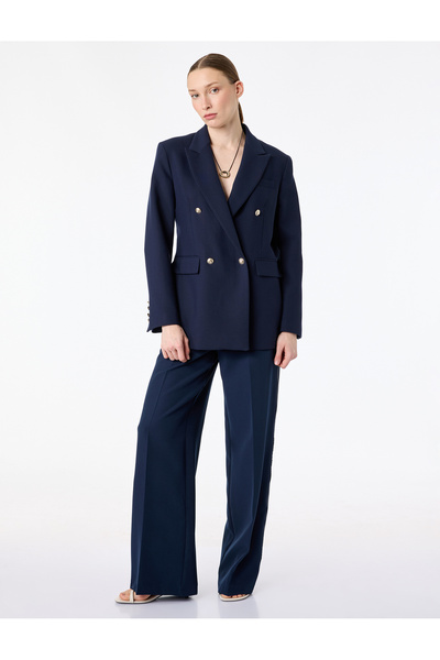 Koton Μπλέιζερ με διπλό γιακά, μακριά μανίκια, λεπτομέρεια τσέπης και μεταλλι...