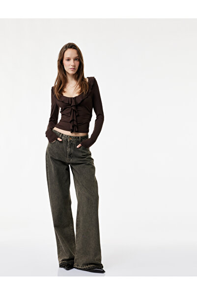 Koton Μακρυμάνικο μπλουζάκι με λεπτομέρεια βολάν εφαρμοστό με λαιμόκοψη σε σχ...