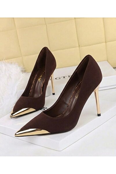 ELEVAM Γυναικεία παπούτσια στιλέτο με μυτερή μύτη και χρυσή λεπτομέρεια στο τ...