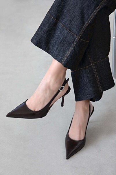 STRASWANS Γυναικεία δερμάτινα παπούτσια με τακούνι Elsa σε καφέ χρώμα