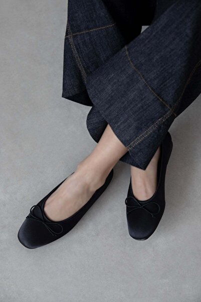 STRASWANS Γυναικείο σατέν φιόγκο Galo με λεπτομέρεια, μαύρο