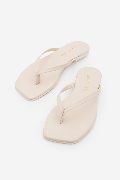 Marjin Kadın İnce Bantlı Parmak Arası Küt Burun Günlük Terlik Nelvin Ekru