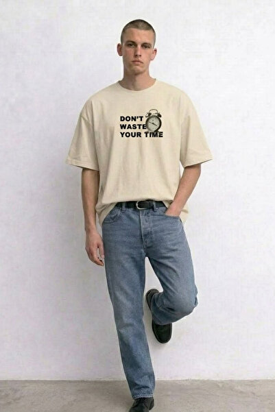 MATERIAL Ανδρικό μπλουζάκι με στάμπα  "Waste Your Time " σε μπεζ χρώμα, φαρδι...