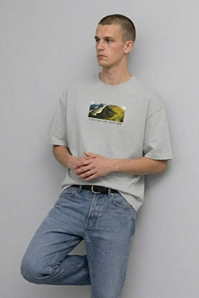 MATERIAL Ανδρικό μπλουζάκι με στάμπα Landscape Oversize σε γκρι χρώμα