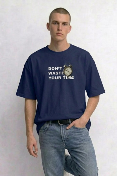 MATERIAL Ανδρικό μπλουζάκι με στάμπα  "Waste Your Time " σε σκούρο μπλε χρώμα