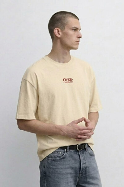 MATERIAL Ανδρικό μπλουζάκι oversize με στάμπα κειμένου, άνετο μπεζ μπλουζάκι