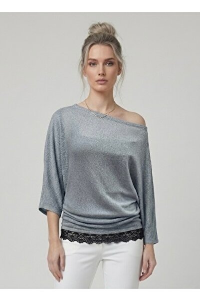 Neden Tekstil Ασύμμετρη μαύρη μπλούζα με έναν ώμο και λεπτομέρεια από δαντέλα