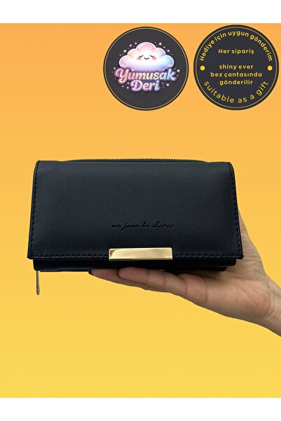 shiny ever Μαύρη γυναικεία τσάντα πορτοφόλι με χρυσή λεπτομέρεια