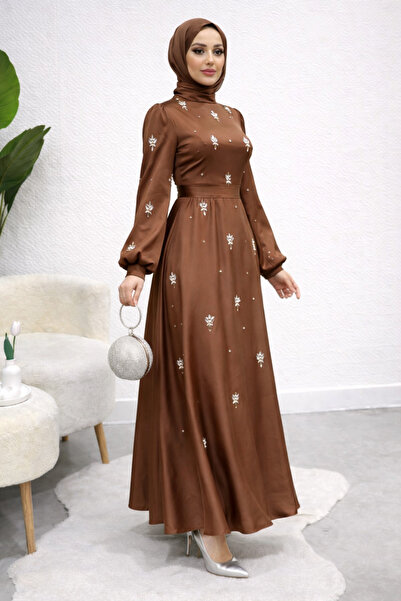 Tesettür Diyarı Βραδινό φόρεμα Nove Stone Satin Flared - Καφέ