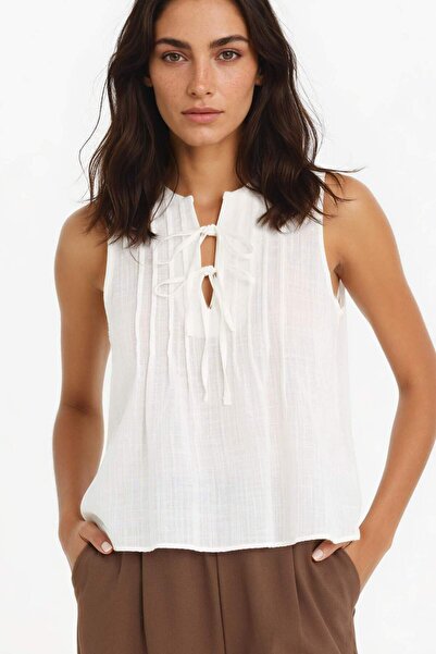 DeFacto Αμάνικη μπλούζα με κανονική εφαρμογή Crew λαιμόκοψη μπροστά F6070AX25SM