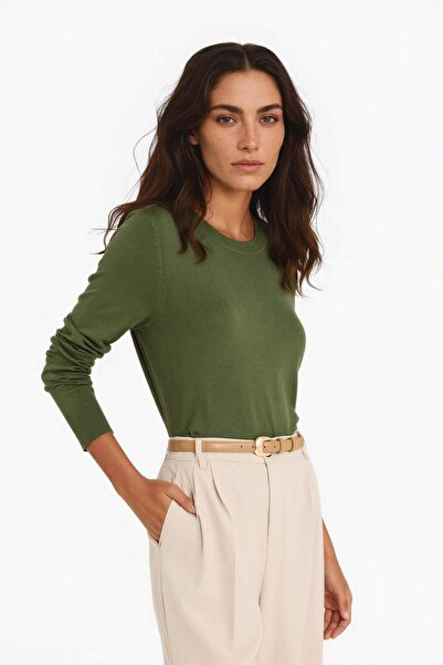 DeFacto Pletený sveter Regular Fit s výstrihom E7889AX25WN